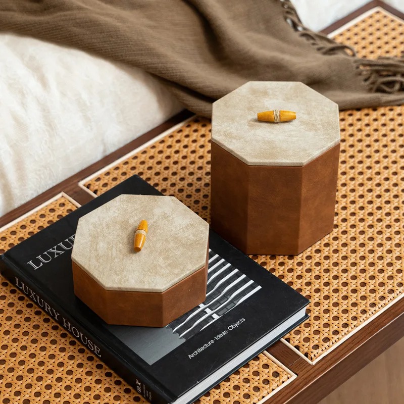 Luxury Watch Storage - Italienische Uhrenorganizer aus Glattem Beflocktem Leder,
