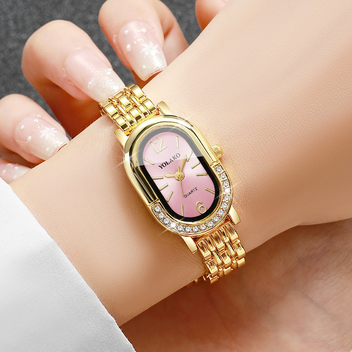 Luxuriöse Strass-Damen-Quarzuh – Luxury Watch Storage Bewertung und Preis